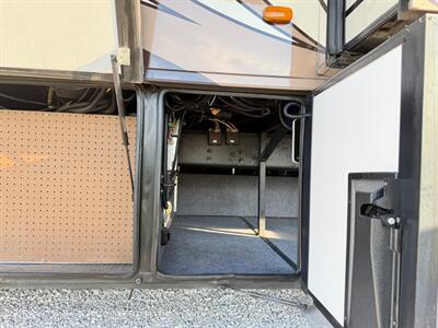 2014 Newmar DutchStar 4360 - Photo 15 - Mannford, OK 74044
