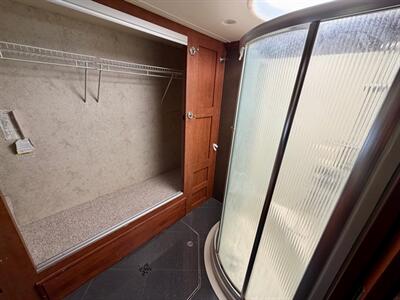 2013 FLEETWOOD DISCOVERY   - Photo 12 - Mannford, OK 74044