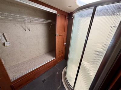 2012 FLEETWOOD DISCOVERY - Photo 12 - Mannford, OK 74044
