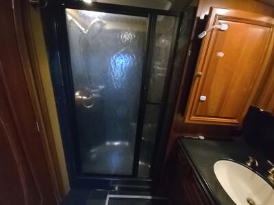 2016 WINNEBAGO ELLIPSE ULTRA   - Photo 14 - Mannford, OK 74044