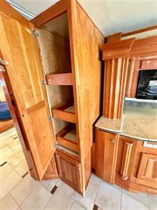 2007 Country Coach Intrigue - Photo 17 - Mannford, OK 74044