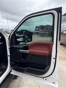 2018 Ford F-350 Super Duty Platinum   - Photo 8 - Mannford, OK 74044