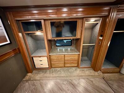 2017 Pace-Arrow M38K   - Photo 22 - Mannford, OK 74044