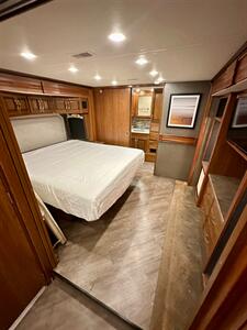 2017 Pace-Arrow M38K   - Photo 15 - Mannford, OK 74044