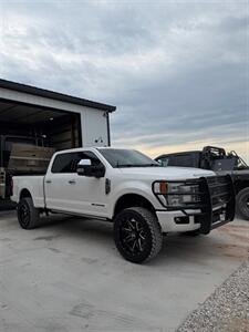 2017 Ford F-250 Super Duty Platinum Truck