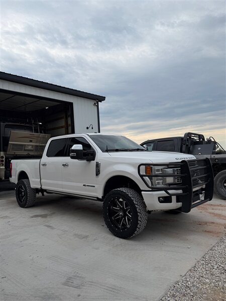 2017 Ford F-250 Super Duty Platinum   - Photo 1 - Mannford, OK 74044