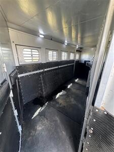 2016 Platinum Coach Horse Trailer   - Photo 10 - Mannford, OK 74044