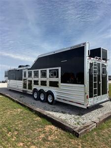 2016 Platinum Coach Horse Trailer   - Photo 22 - Mannford, OK 74044