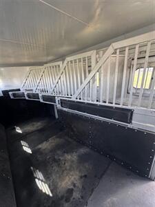 2016 Platinum Coach Horse Trailer   - Photo 9 - Mannford, OK 74044