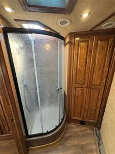 2016 Platinum Coach Horse Trailer   - Photo 18 - Mannford, OK 74044