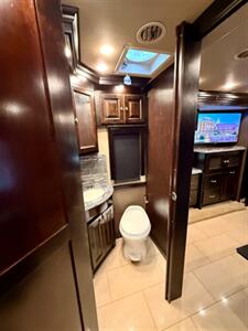 2016 Tiffin 40QBH   - Photo 16 - Mannford, OK 74044