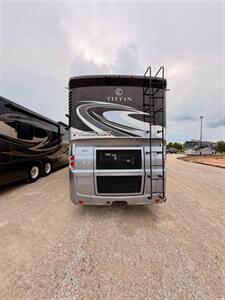 2016 Tiffin 40QBH   - Photo 3 - Mannford, OK 74044