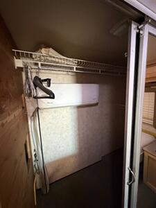 2005 Fleetwood Discovery 39S   - Photo 14 - Mannford, OK 74044