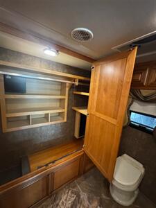 2016 Newmar Dutchstar 4369 - Photo 15 - Mannford, OK 74044