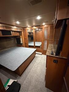 2015 Fleetwood Discovery 40X 380 hp   - Photo 16 - Mannford, OK 74044