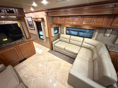 2015 Fleetwood Discovery 40X 380 hp   - Photo 15 - Mannford, OK 74044