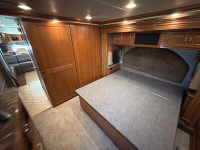 2015 Fleetwood Discovery 40X   - Photo 9 - Mannford, OK 74044