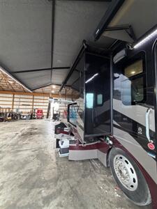 2019 Fleetwood Discovery   - Photo 5 - Mannford, OK 74044