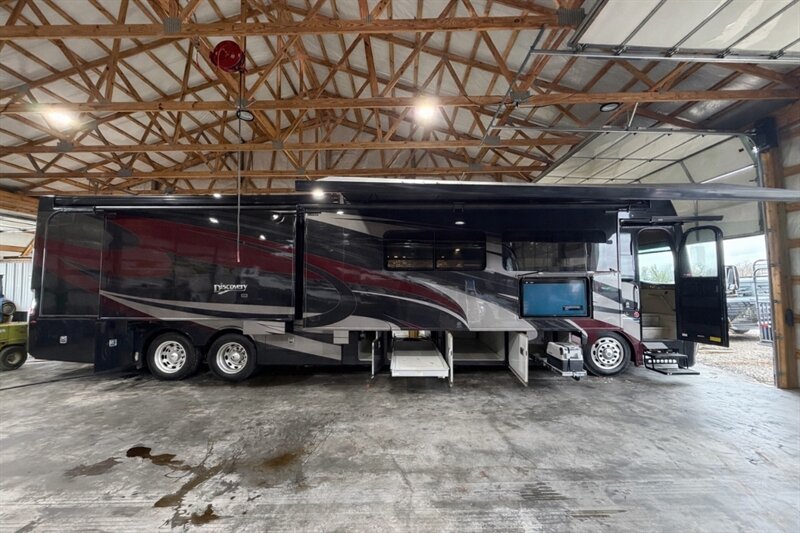 2019 Fleetwood Discovery  