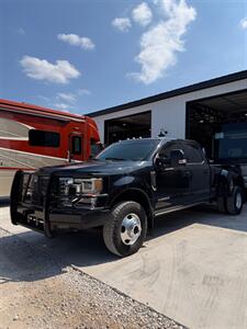 2022 Ford F-350 Super Duty Lariat Truck