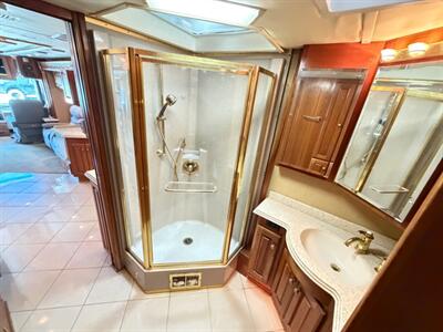 2006 Monaco Diamond Dynasty - Photo 10 - Mannford, OK 74044