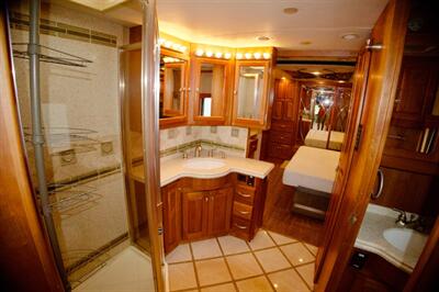 2007 Tiffin M-45QSZ   - Photo 30 - Mannford, OK 74044