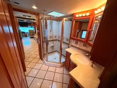 2007 Tiffin M-45QSZ   - Photo 46 - Mannford, OK 74044