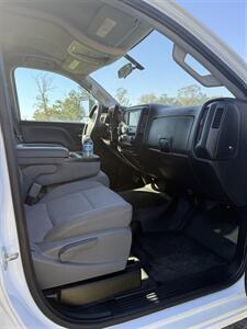 2019 Chevrolet Silverado 5500HD - Photo 9 - Mannford, OK 74044