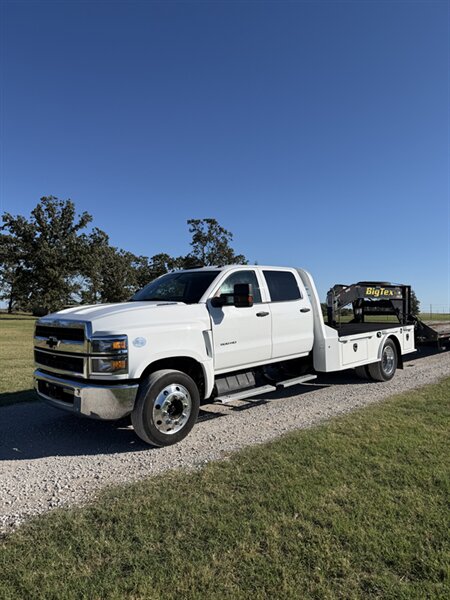 2019 Chevrolet Silverado 5500HD   - Photo 1 - Mannford, OK 74044