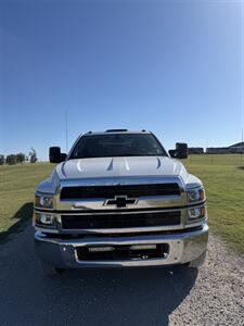2019 Chevrolet Silverado 5500HD - Photo 2 - Mannford, OK 74044