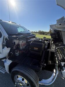 2019 Chevrolet Silverado 5500HD - Photo 13 - Mannford, OK 74044
