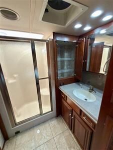 2011 Winnebago Tour 42QD   - Photo 40 - Mannford, OK 74044