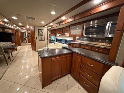 2015 Winnebago Meridian IKP40R - Photo 9 - Mannford, OK 74044