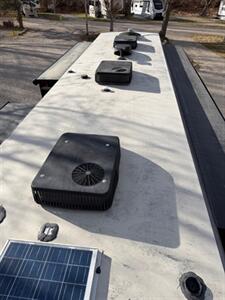 2015 Winnebago Meridian IKP40R - Photo 7 - Mannford, OK 74044