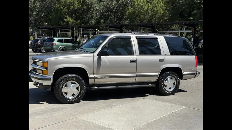 1999 Chevrolet Tahoe LS   - Photo 1 - Thomasville, GA 31758