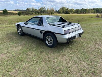 1985 Pontiac Fiero SE   - Photo 10 - Albany, GA 31721