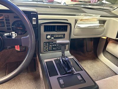 1985 Pontiac Fiero SE   - Photo 13 - Albany, GA 31721