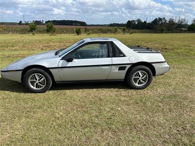 1985 Pontiac Fiero SE   - Photo 2 - Albany, GA 31721