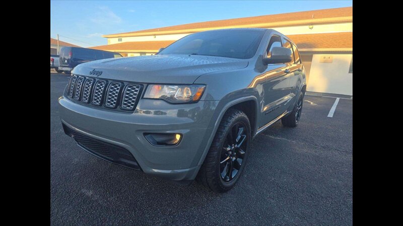 2020 Jeep Grand Cherokee Altitude  