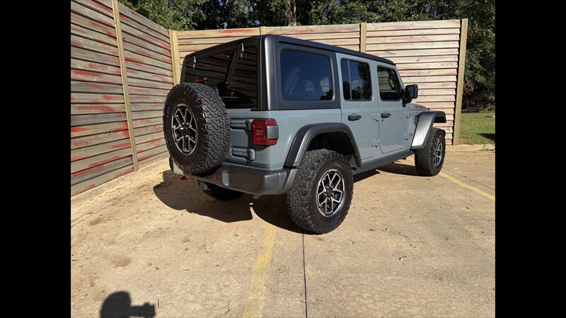 2024 Jeep Wrangler Rubicon   - Photo 1 - Thomasville, GA 31758