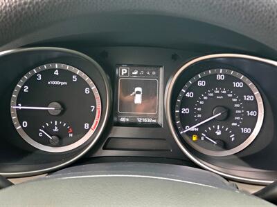 2017 Hyundai SANTA FE SE - Photo 12 - Fresno, CA 93722