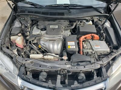 2017 Toyota Camry Hybrid LE   - Photo 12 - Fresno, CA 93722