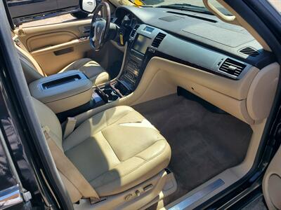 2013 Cadillac Escalade Premium   - Photo 11 - Fresno, CA 93722