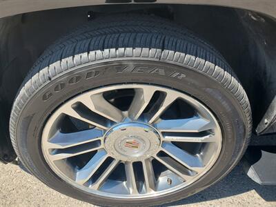 2013 Cadillac Escalade Premium   - Photo 14 - Fresno, CA 93722