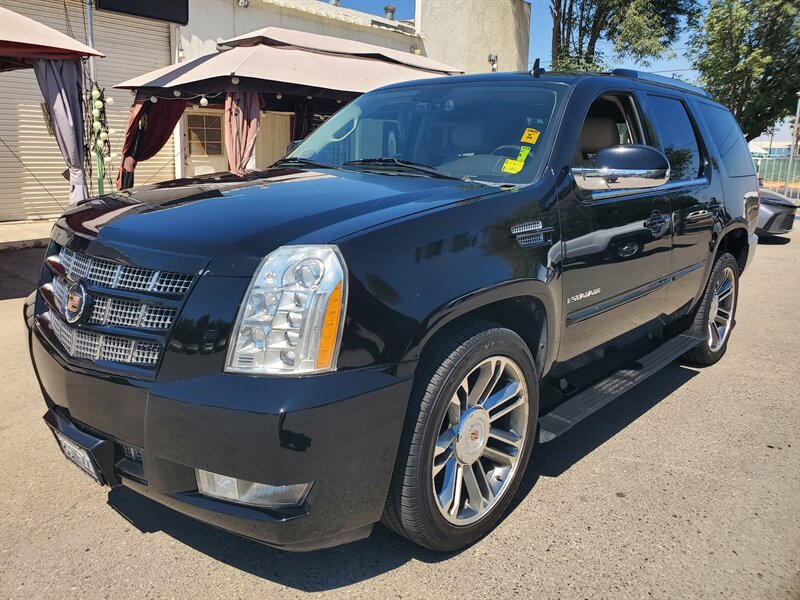 2013 Cadillac Escalade Premium - Photo 1 - Fresno, CA 93722