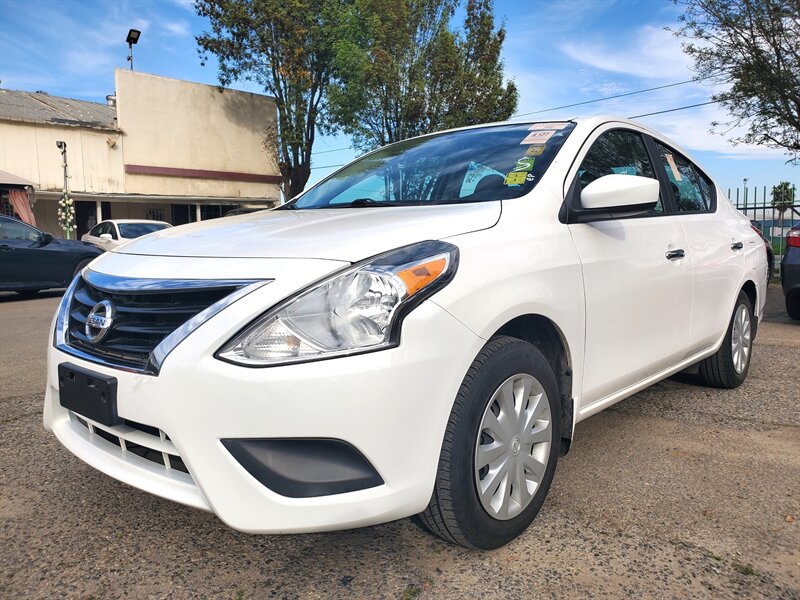 2017 Nissan Versa 1.6 SV  