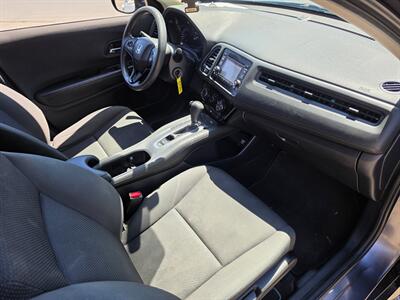 2021 Honda HR-V LX - Photo 10 - Fresno, CA 93722