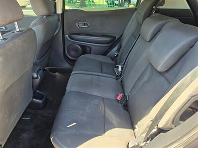 2021 Honda HR-V LX - Photo 8 - Fresno, CA 93722