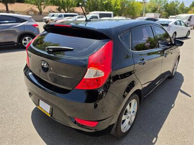 2013 Hyundai Accent SE   - Photo 4 - Fresno, CA 93722