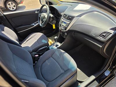 2013 Hyundai Accent SE   - Photo 10 - Fresno, CA 93722